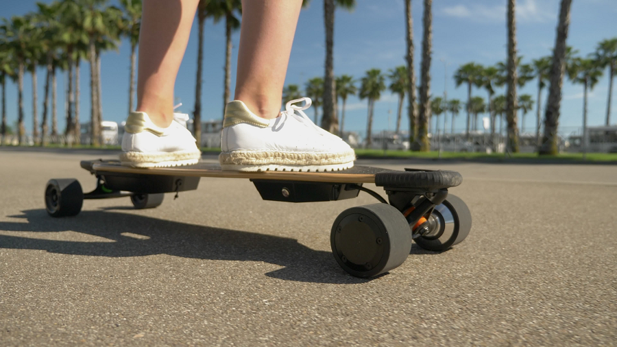 Which Is The Best: A Scooter Or A Skateboard? Let’s Dive More Into That